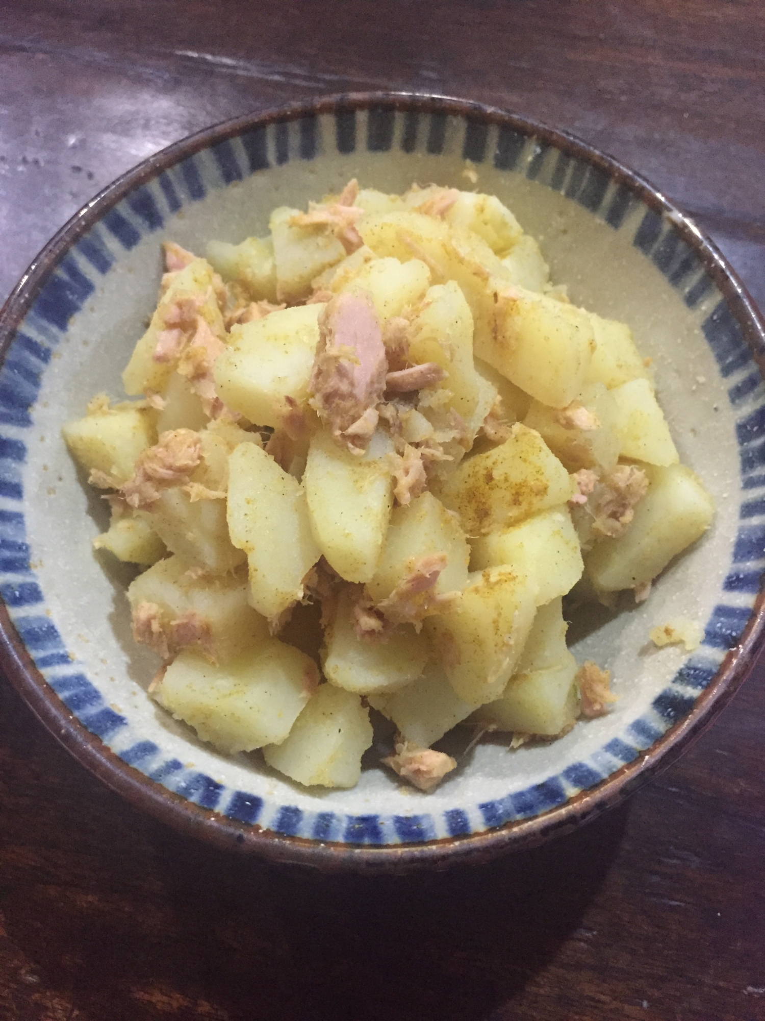 じゃがいもとツナのカレー粉和え