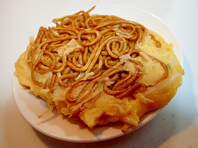 もやしと焼きそばのお好み焼