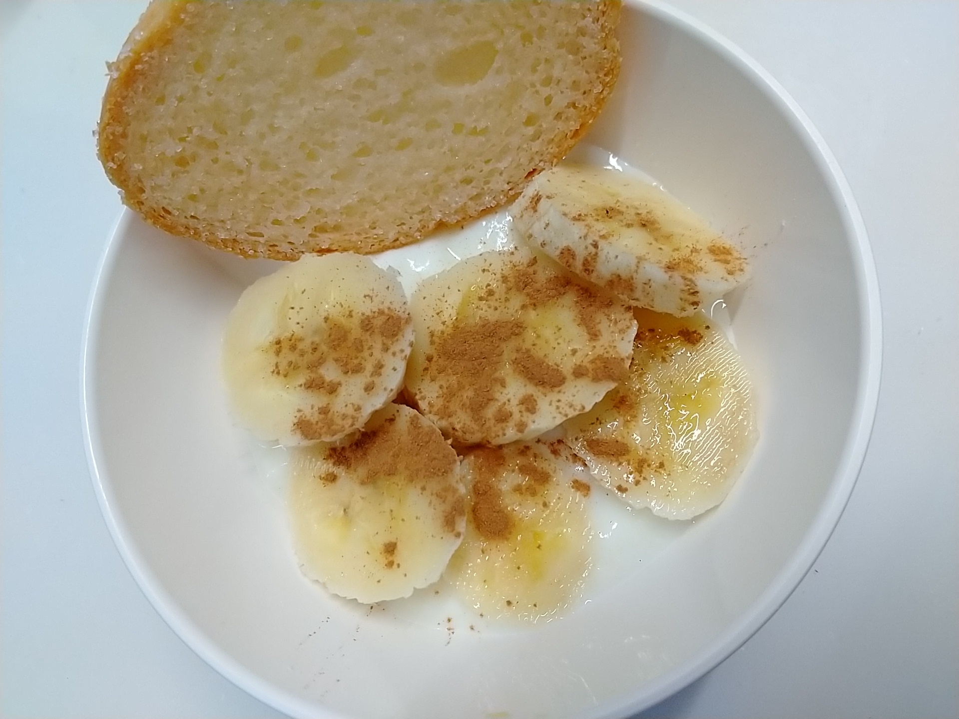 ラスクとバナナのヨーグルト