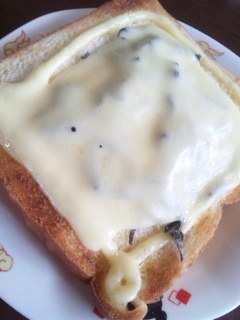 塩昆布とチーズのせ☆トースト