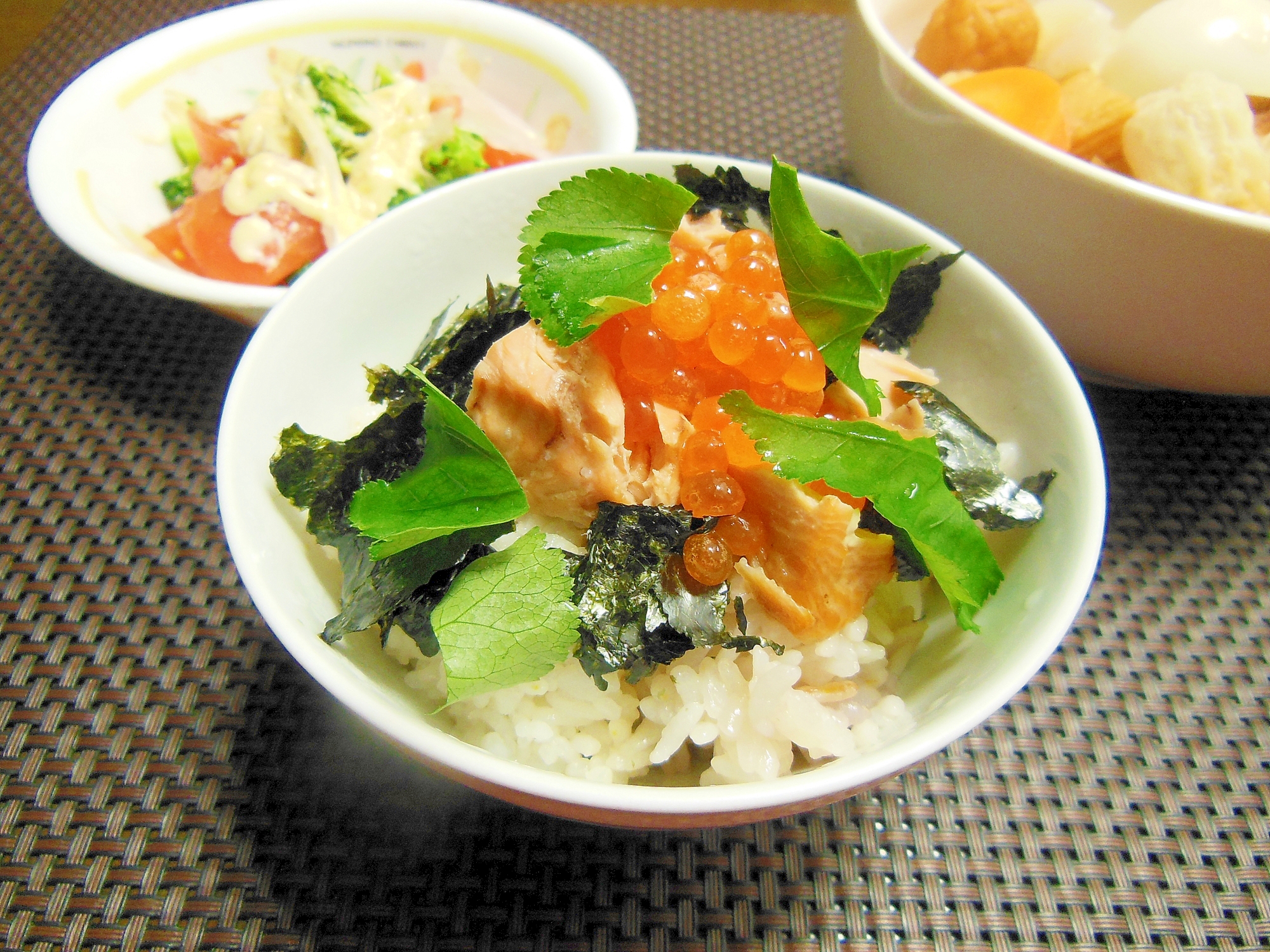 新巻鮭切り身といくらの混ぜご飯 レシピ 作り方 By エゾモモンガさん 楽天レシピ 新巻鮭切り身といくらの混ぜご飯 レシピ 作り方 By エゾモモンガさん 楽天レシピ