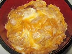 豚バラ肉の卵とじ丼