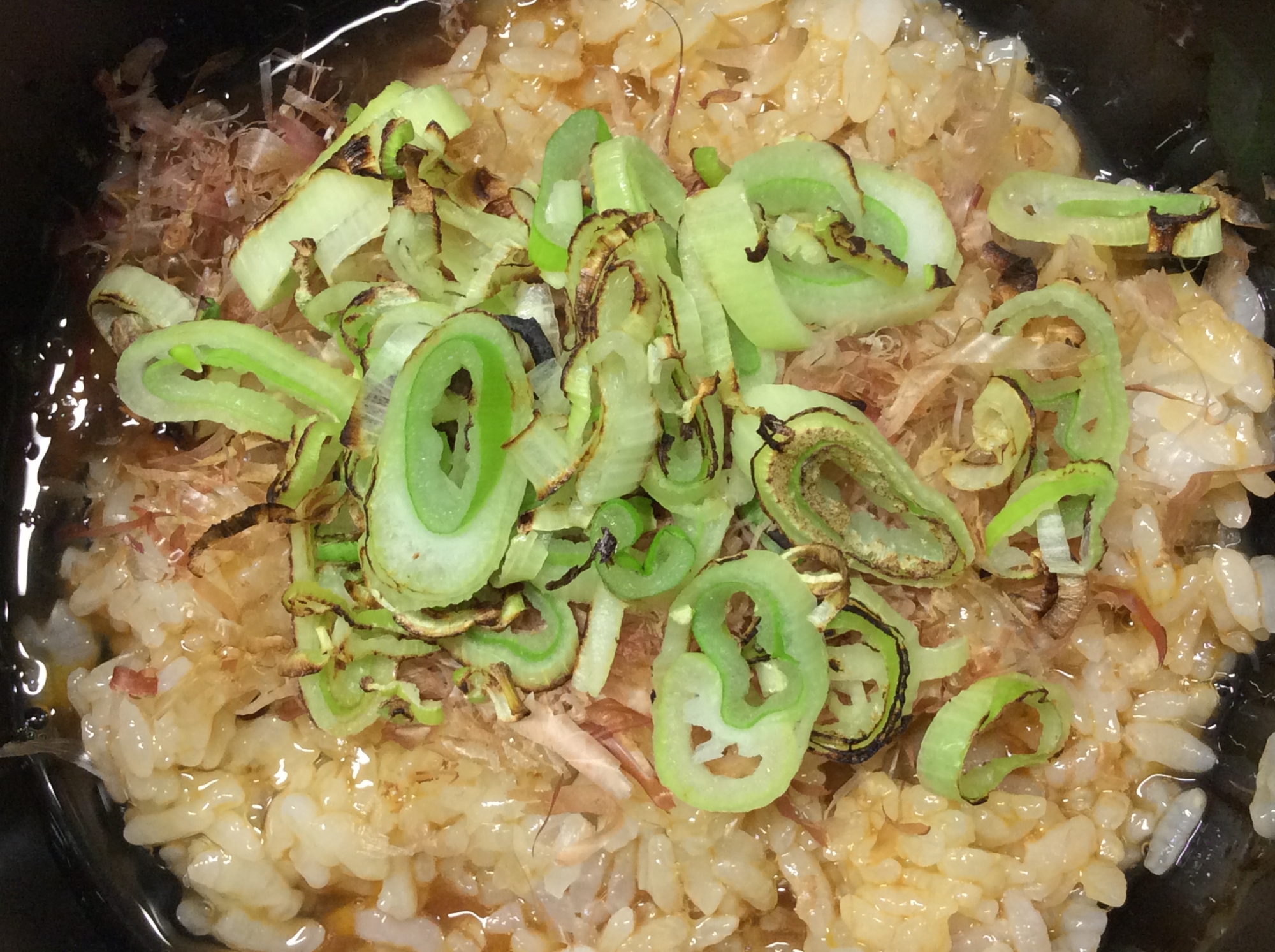 長ネギと鰹節の卵かけご飯