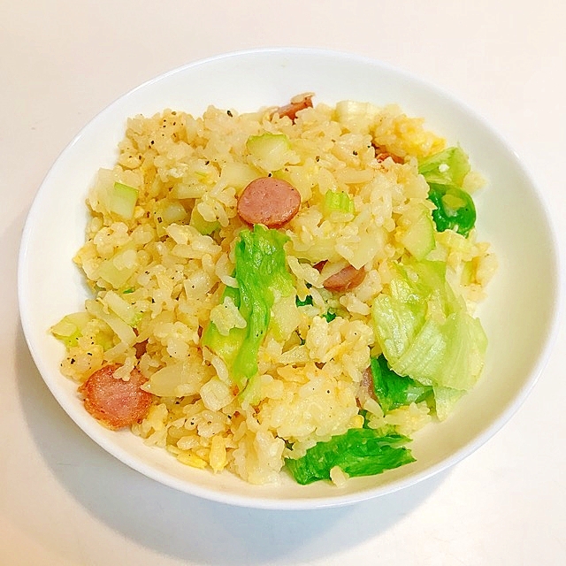 セロリと玉ねぎとウインナーの 簡単パラパラ炒飯 レシピ 作り方 By えだ豆カシューナッツ 楽天レシピ