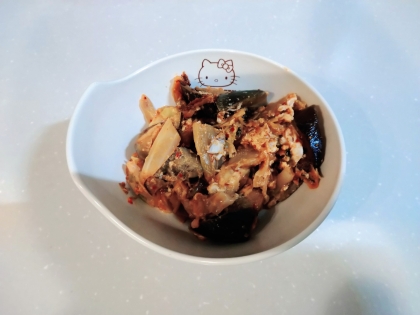 簡単副菜♡卵でマイルド♡なすとキムチの卵炒め