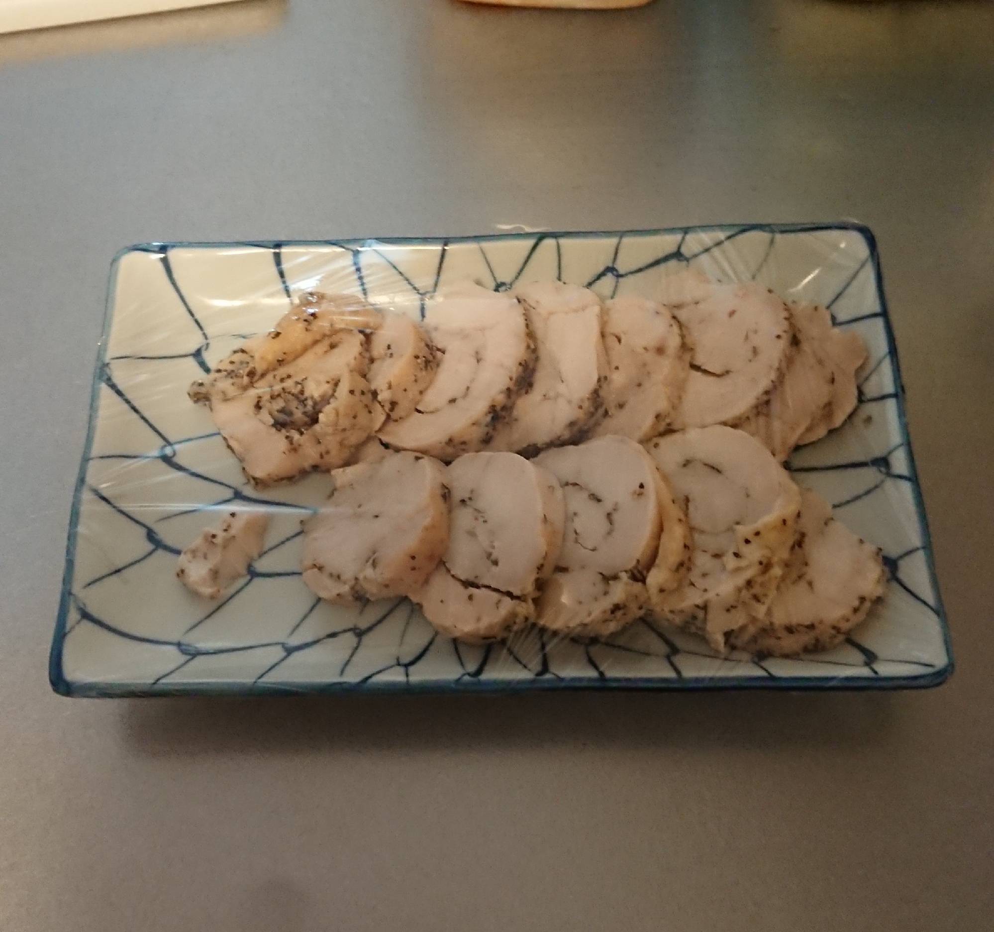 鳥むね肉の塩ハム(胡椒味付け)