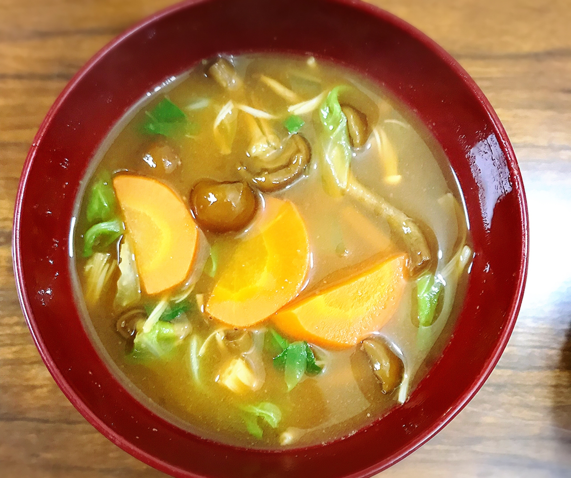 具だくさん味噌汁 白菜となめこメイン レシピ 作り方 By 水玉模様 楽天レシピ