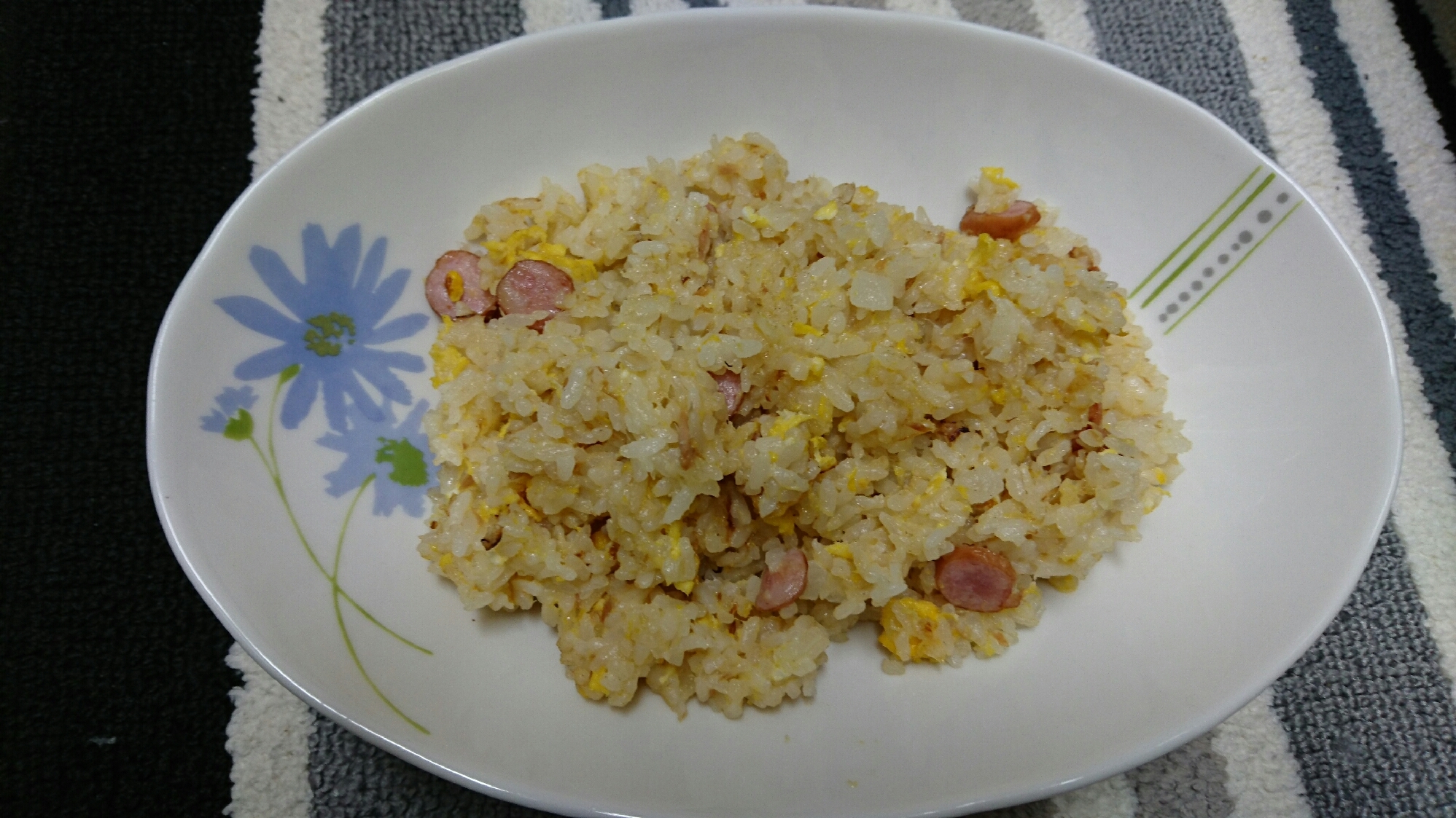 節約簡単♪ウインナーとツナのチャーハン