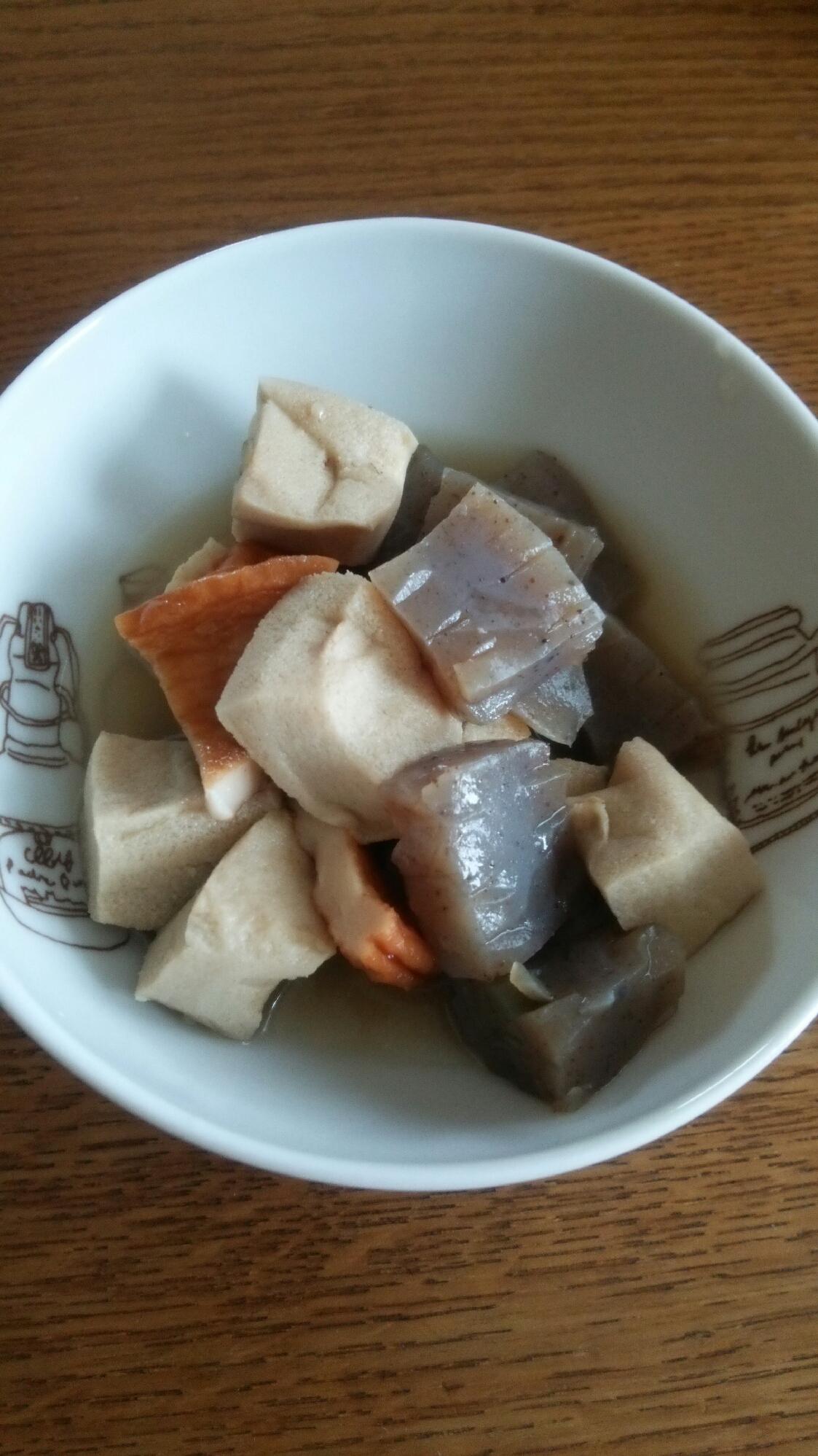高野豆腐とこんにゃくと平天の煮物