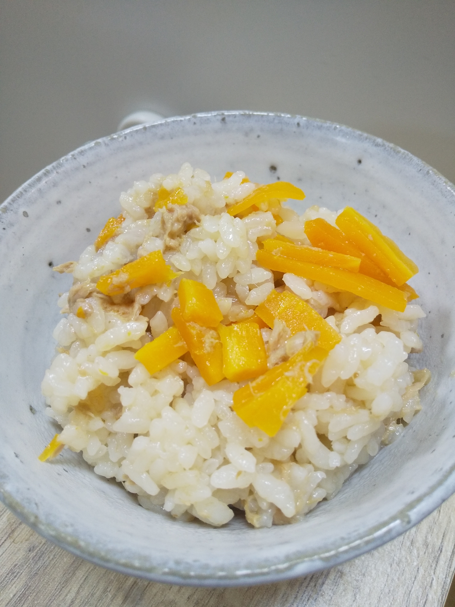 炊飯器 ツナと人参の炊き込みご飯 レシピ 作り方 By もぐもぐ 楽天レシピ