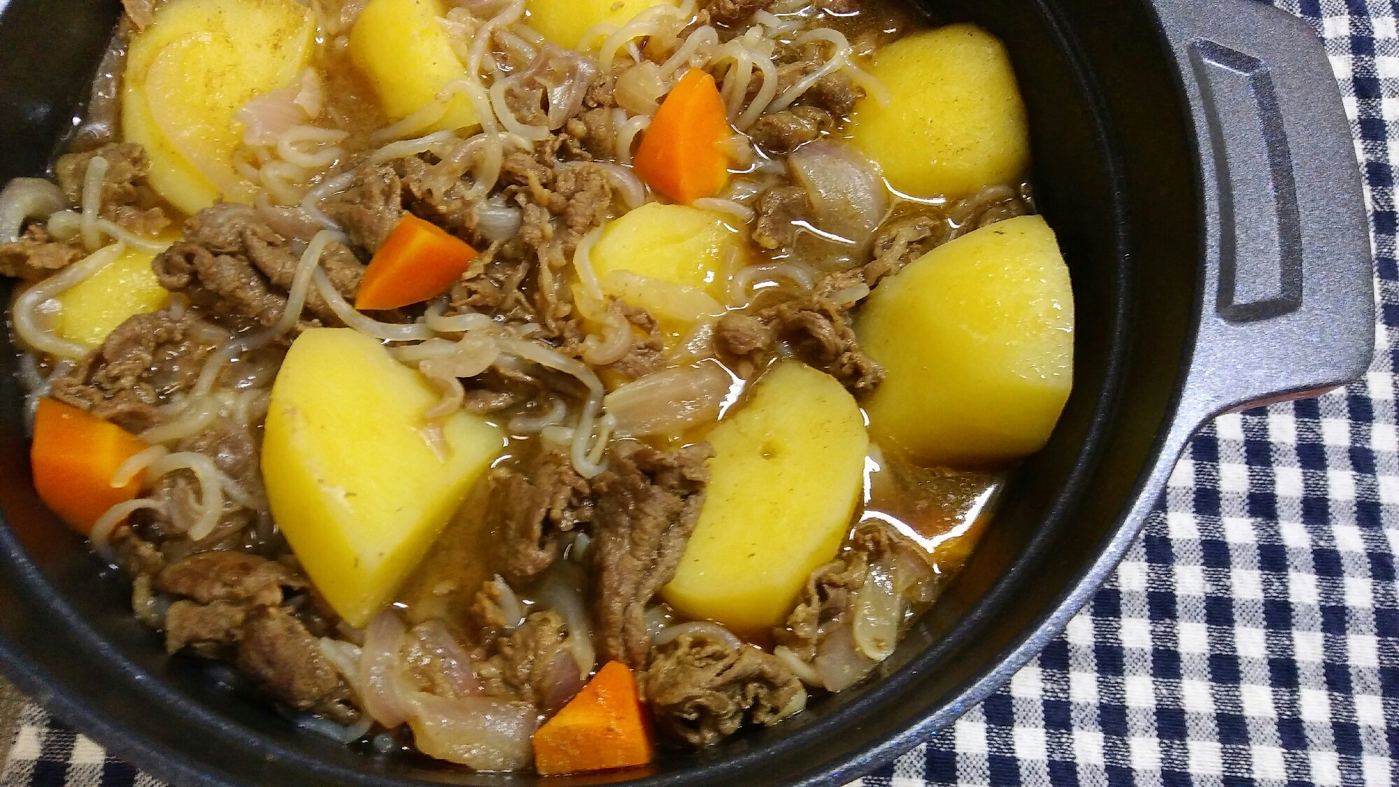 無水鍋で作る紫玉ねぎの肉じゃが