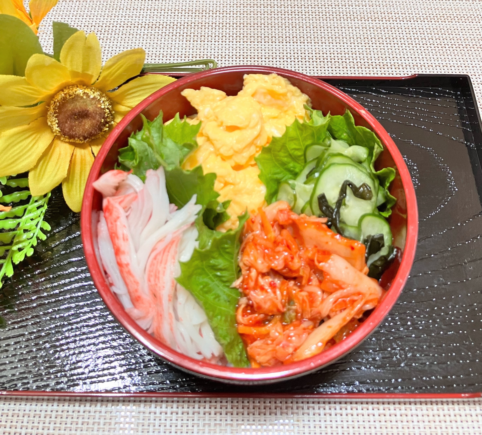 〜忙しい日に❣️〜カニカマ卵の簡単丼〜