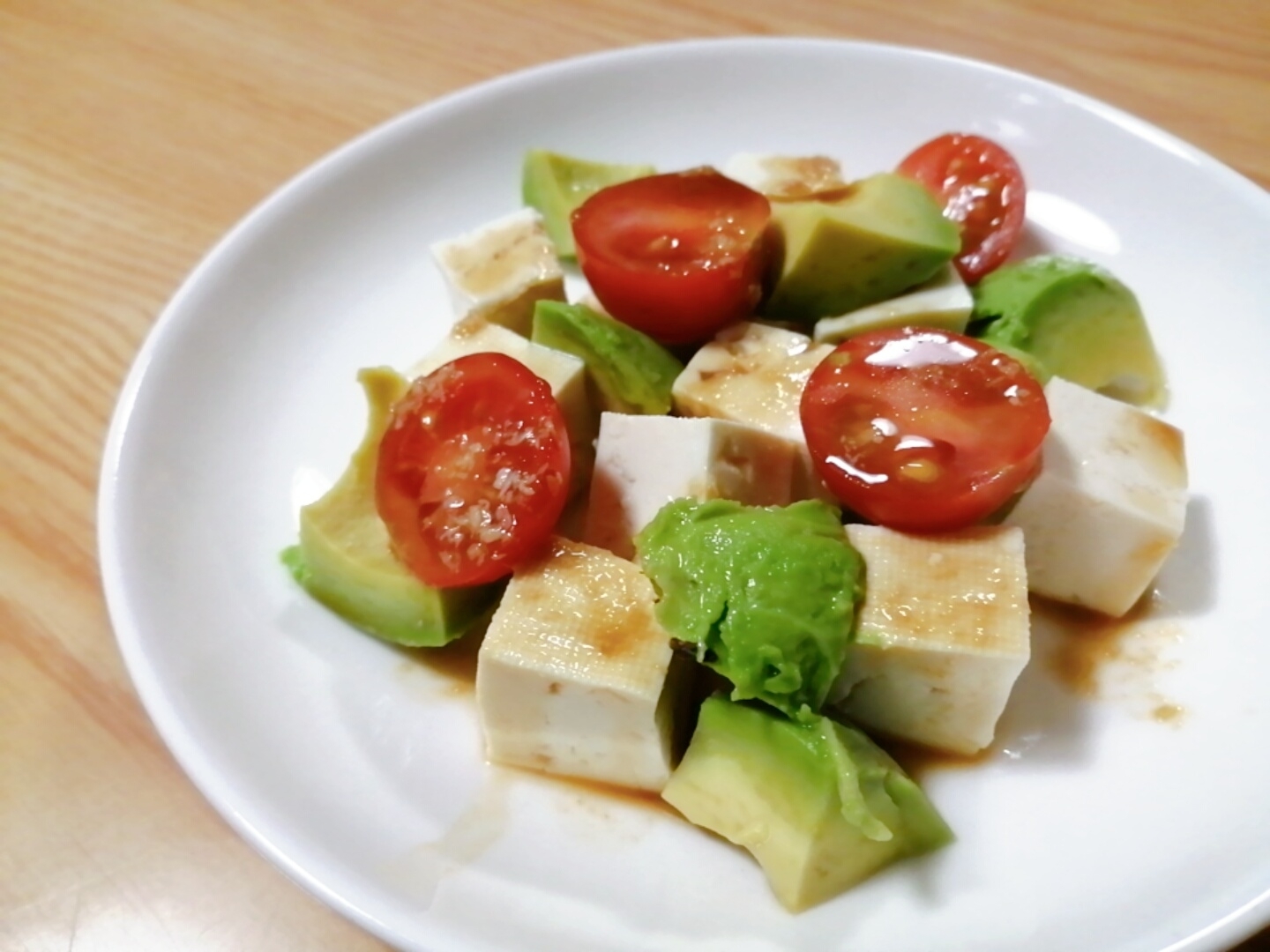 簡単☆豆腐とアボカドとミニトマトのサラダ