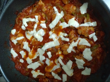 鶏肉のトマトチーズ煮