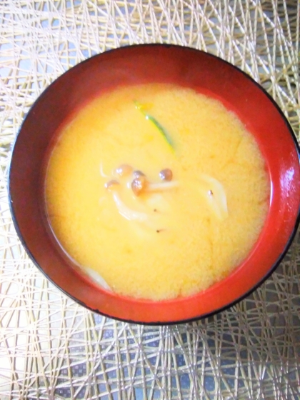 林檎の木さんこんにちは☆
美味しい味噌汁で温まりました(o^～^o)
素敵なレシピありがとうございます☆