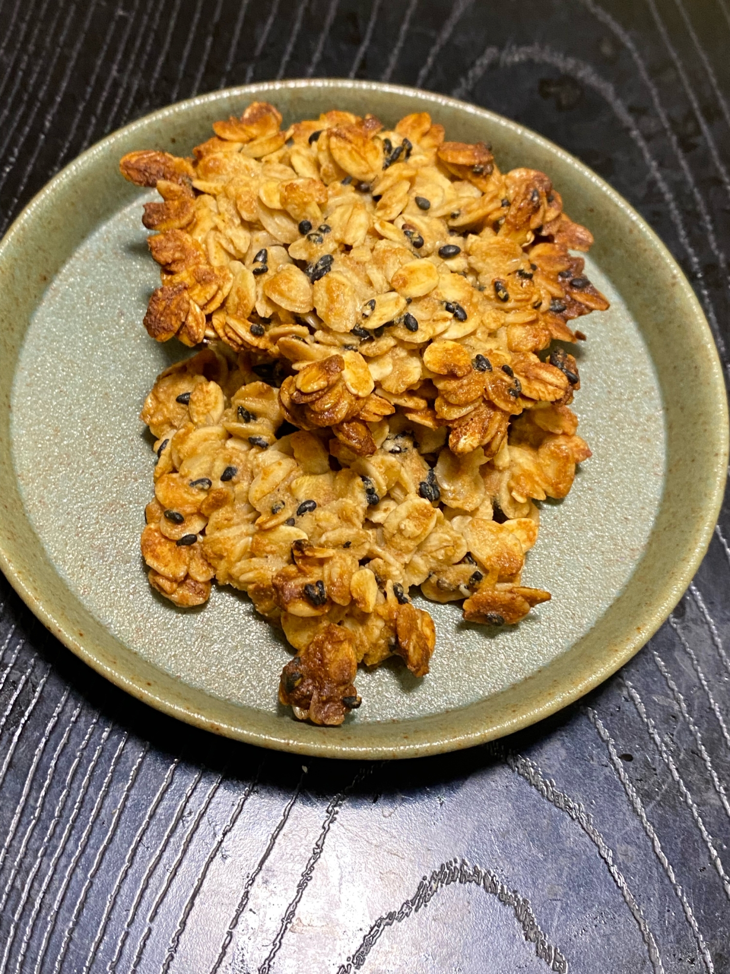 オートミールの黒ごまきな粉クッキー