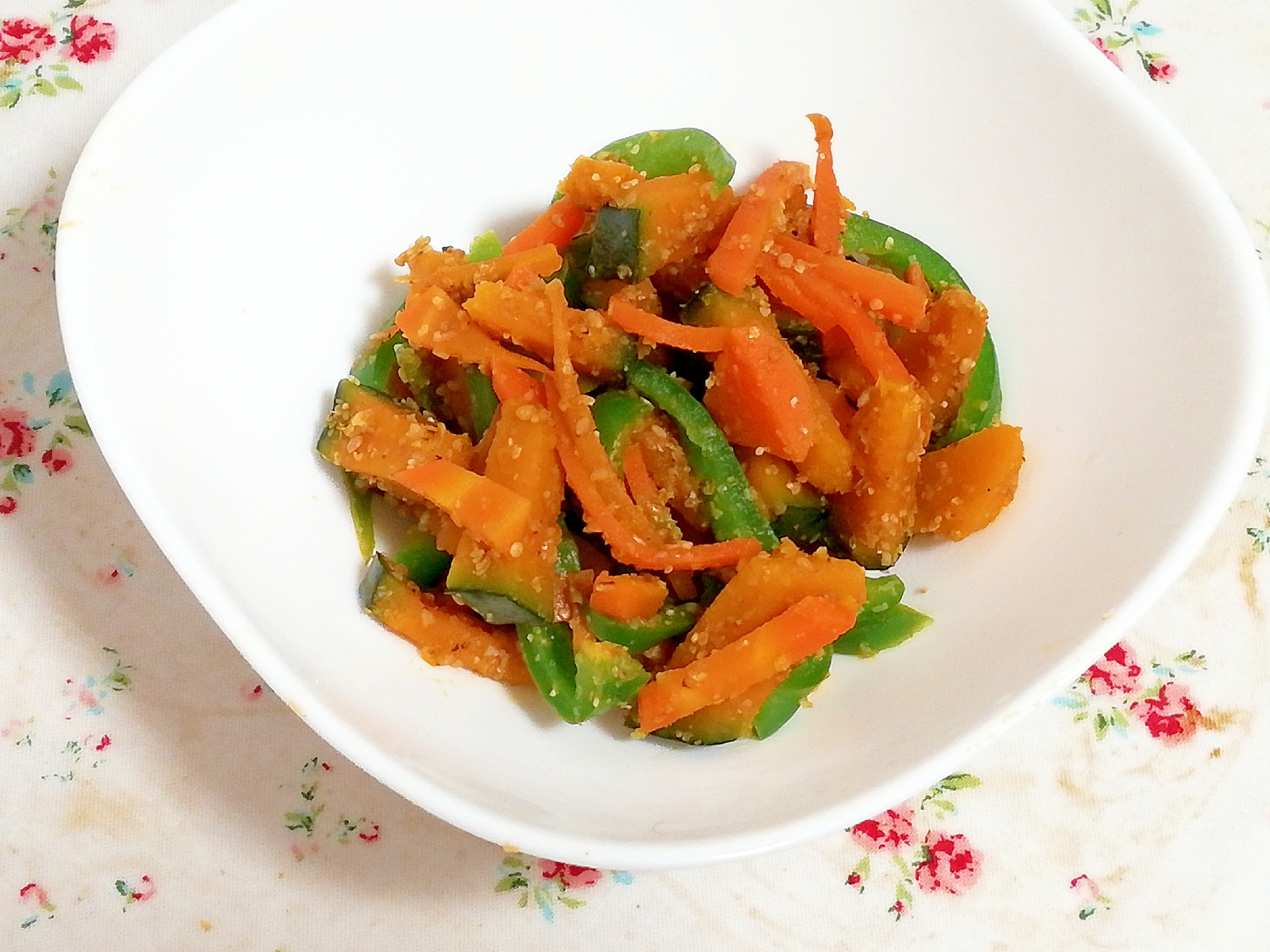 レンジで簡単作りおき かぼちゃ人参ピーマンごま和え レシピ 作り方 By かっぺ4217 楽天レシピ