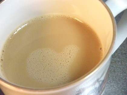 ドリップコーヒーしか無くて、温めた豆乳INで作りました～^m^♪
あまり泡立たなかったけど優しい味でほっこり♡
美味しかったです～ヽ(^。^)ノ！