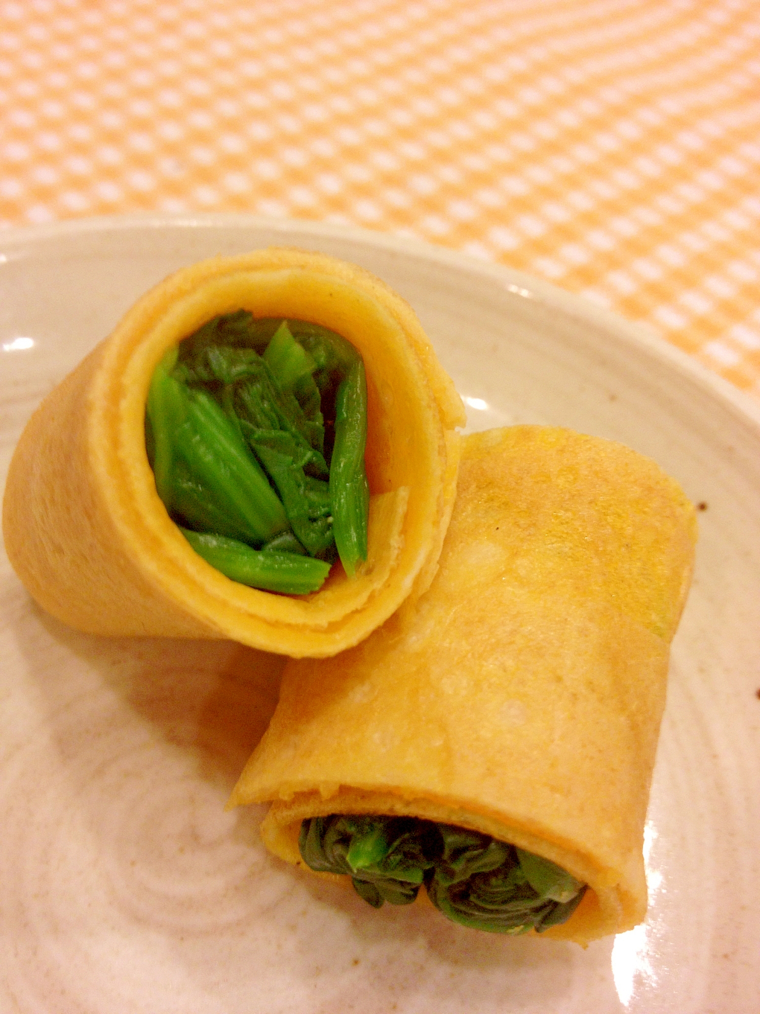 お弁当に♪ほうれん草の薄焼き卵巻き