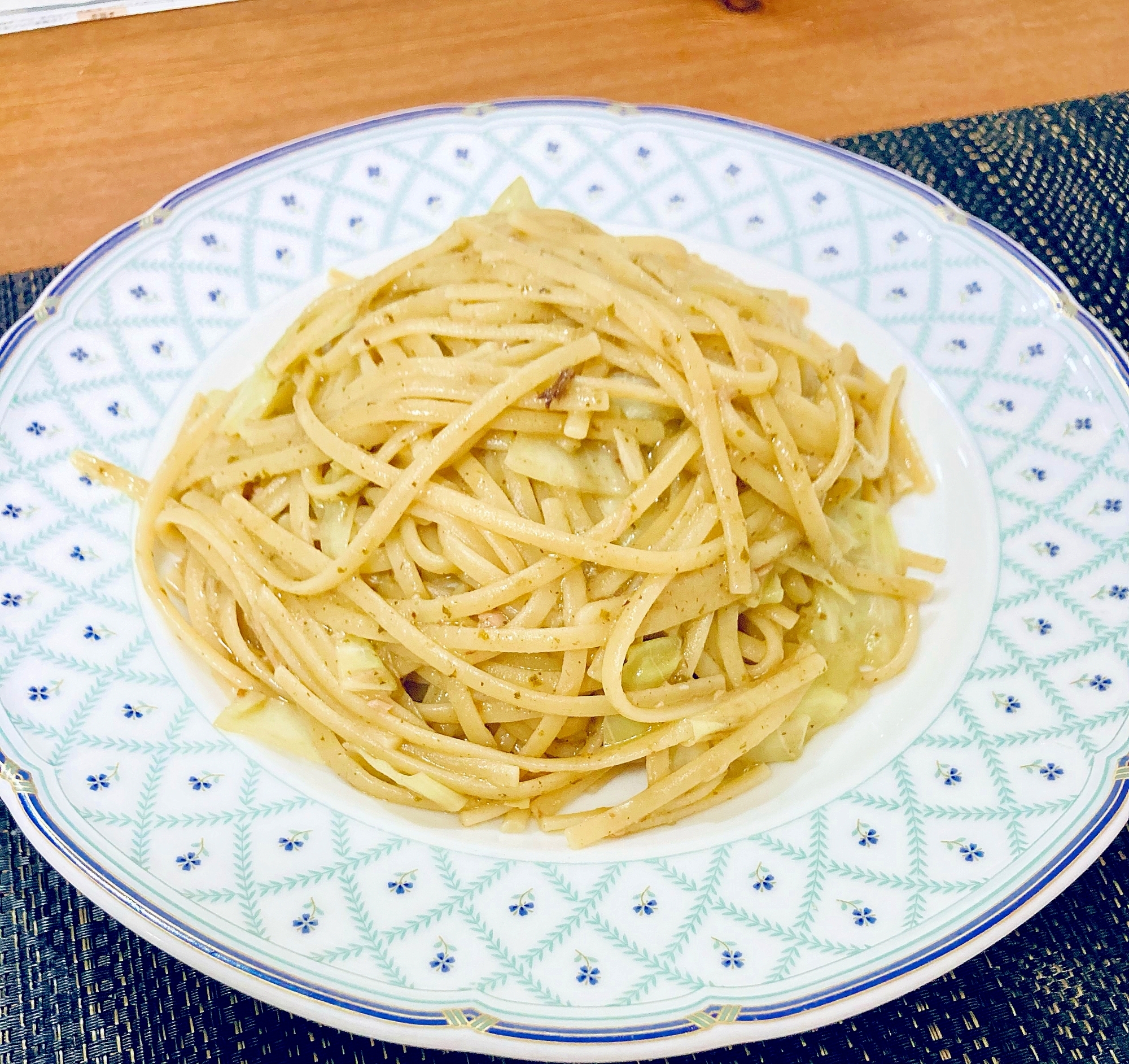 キャベツとアンチョビのペペロンチーノ