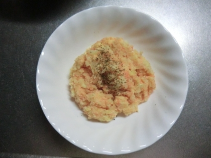 こんにちは！焼き明太マヨポテト作らせてもらいました♪レンジでジャガイモをチンしてあとはほぼ混ぜるだけでこんなにおいしいサラダが出来るのは嬉しいです。ごちそう様♪