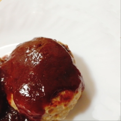 鶏ひき肉のハンバーグ（ケチャップ＆中濃ソース）