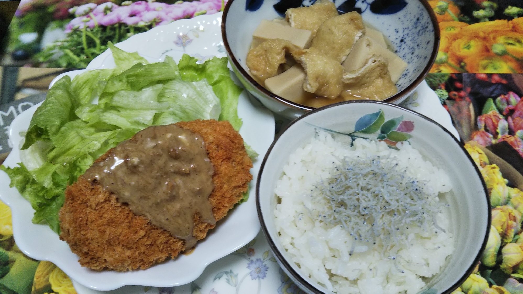 高野豆腐と油揚げの煮物とコロッケのマヨソースかけ☆