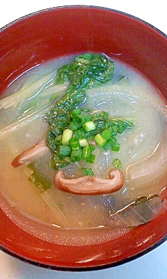 玉ねぎと椎茸と水菜の味噌汁