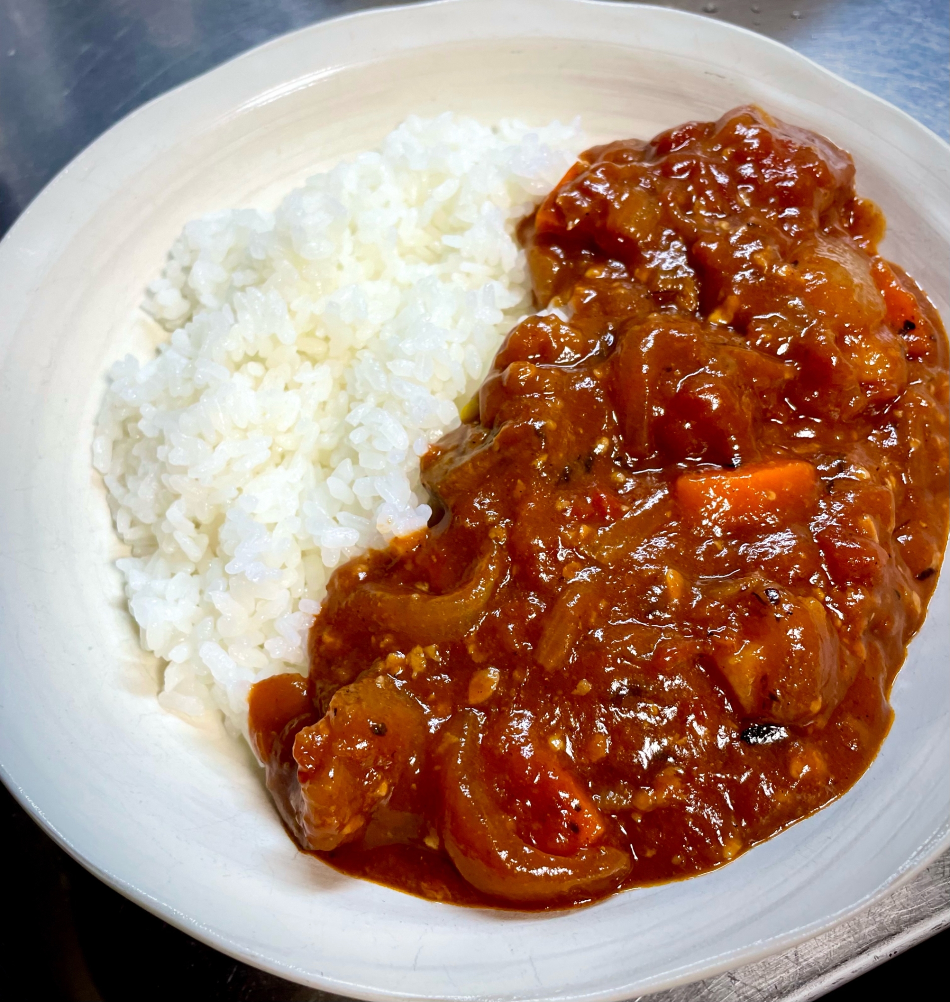 牛肉とにんにく塩麹の発酵トマトカレー