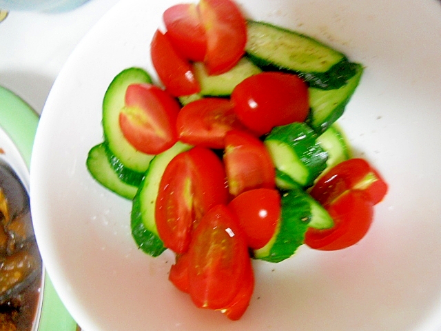 きゅうりとミニトマトのマリネ風サラダ