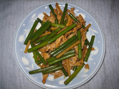 ピーマンが苦手なので、ニンニクの芽で作りました。美味しくいただきました。