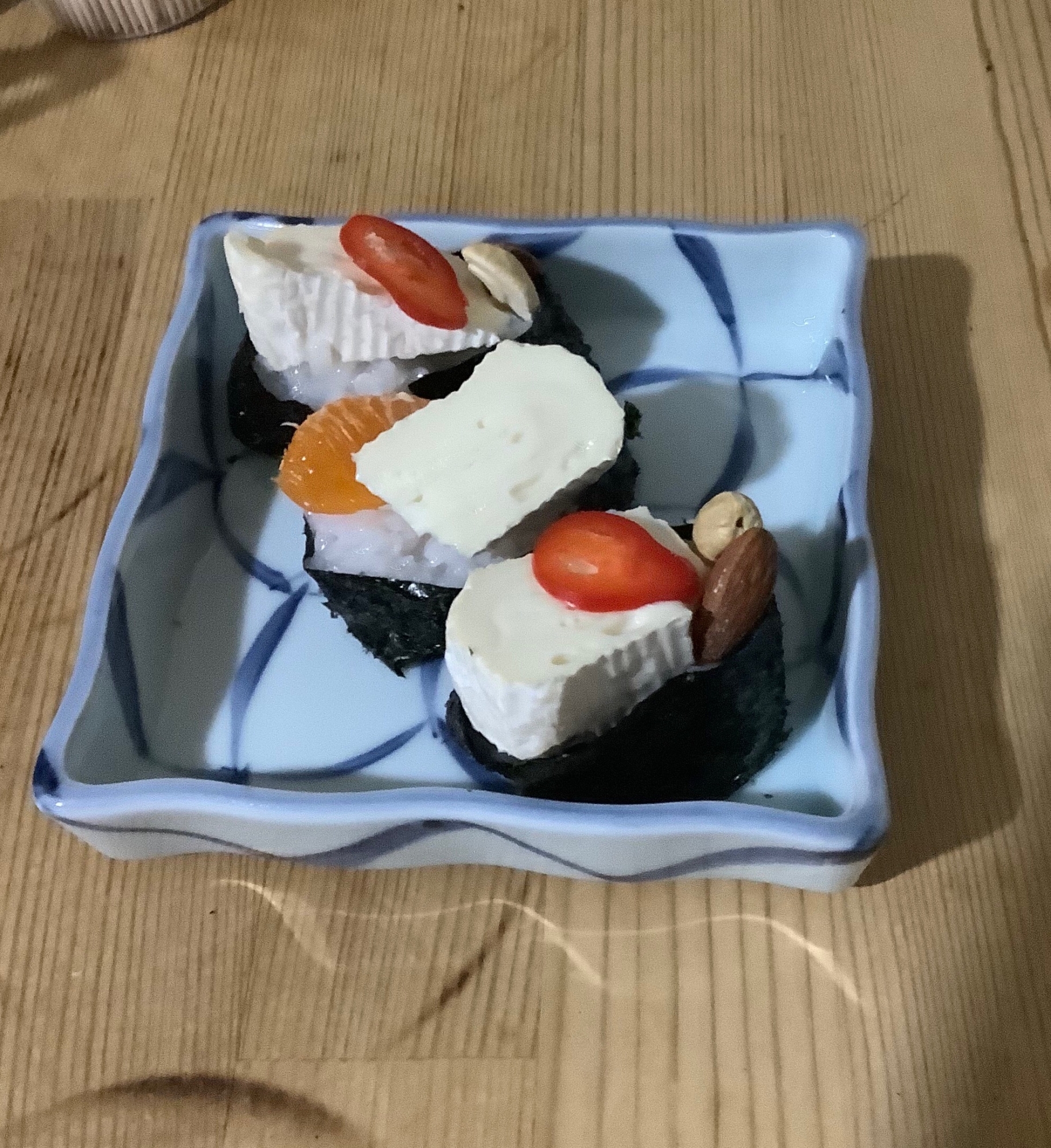 おもてなしに♡カマンベールチーズ軍艦巻き♪