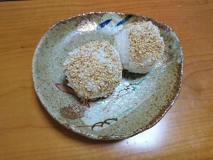 こんばんは
先日はレポありがとう
可愛く小さなおにぎりに魚肉がおかずになって 一口で美味しくいただきました ごちそうさま