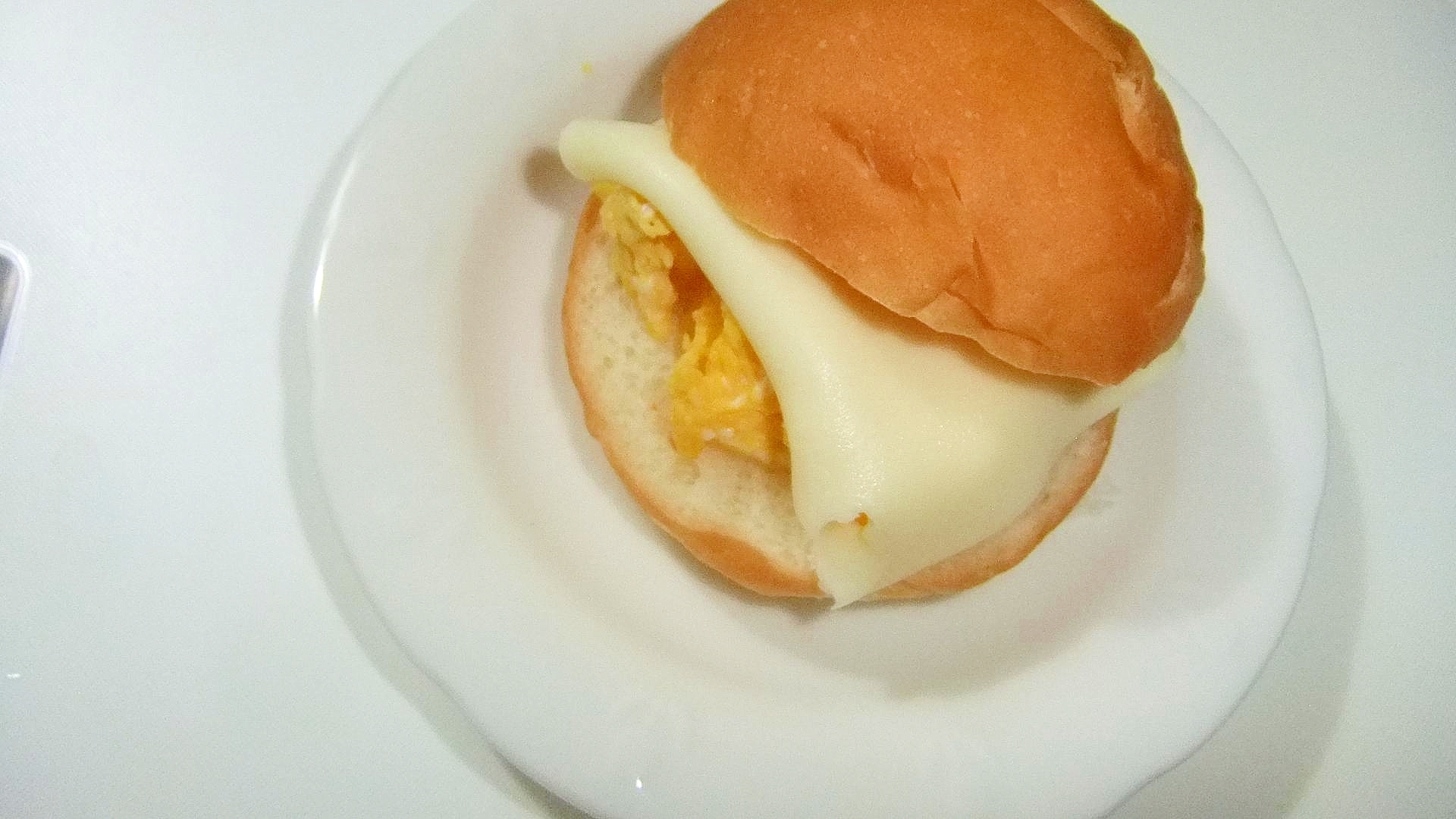 チーズと炒り卵のサンド