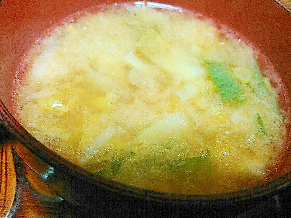 白菜ネギ松山あげの味噌汁