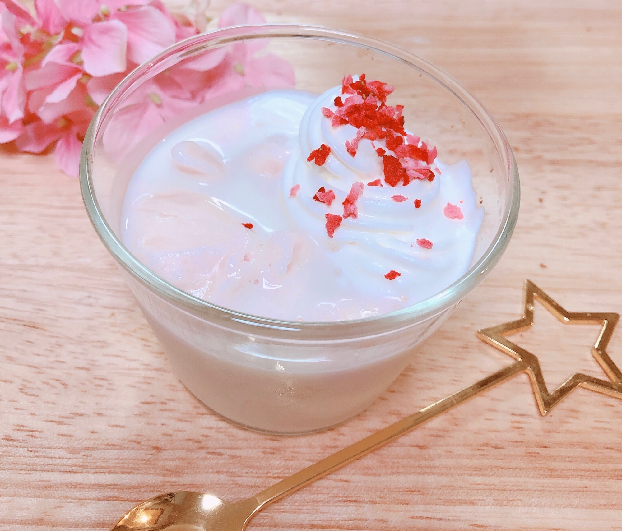 いちごミルクシェイク レシピ・作り方 by sweet sweet ♡ - 楽天レシピ