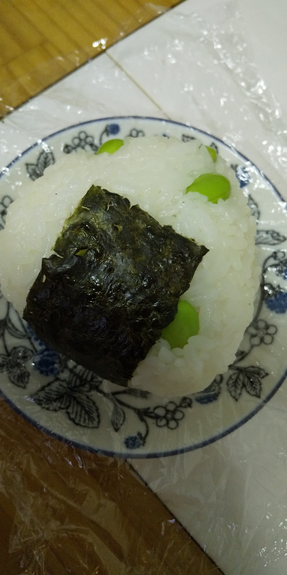 焼き鮭と枝豆のおにぎり☆