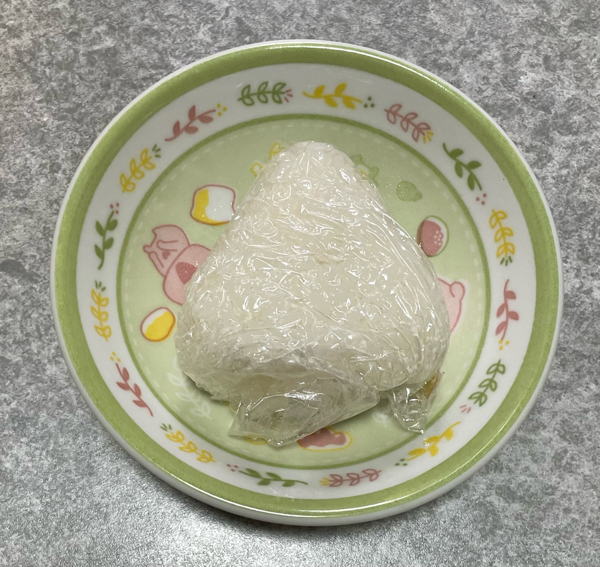 おにぎり ( サラダチキン コーン コチュマヨ )