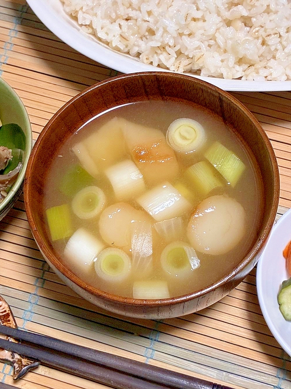 おネギがお麩がコロとろだよ幸せ味噌汁っ