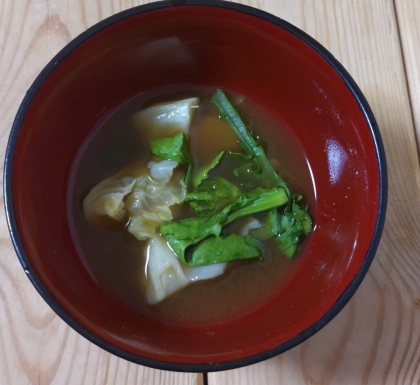 菜花とキャベツの味噌汁