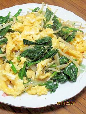 ほうれん草・もやし・卵の炒め物 (我が家の味)