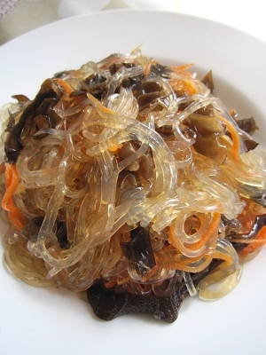 春雨ときくらげとにんじんの中華風あえ物(涼拌三絲)