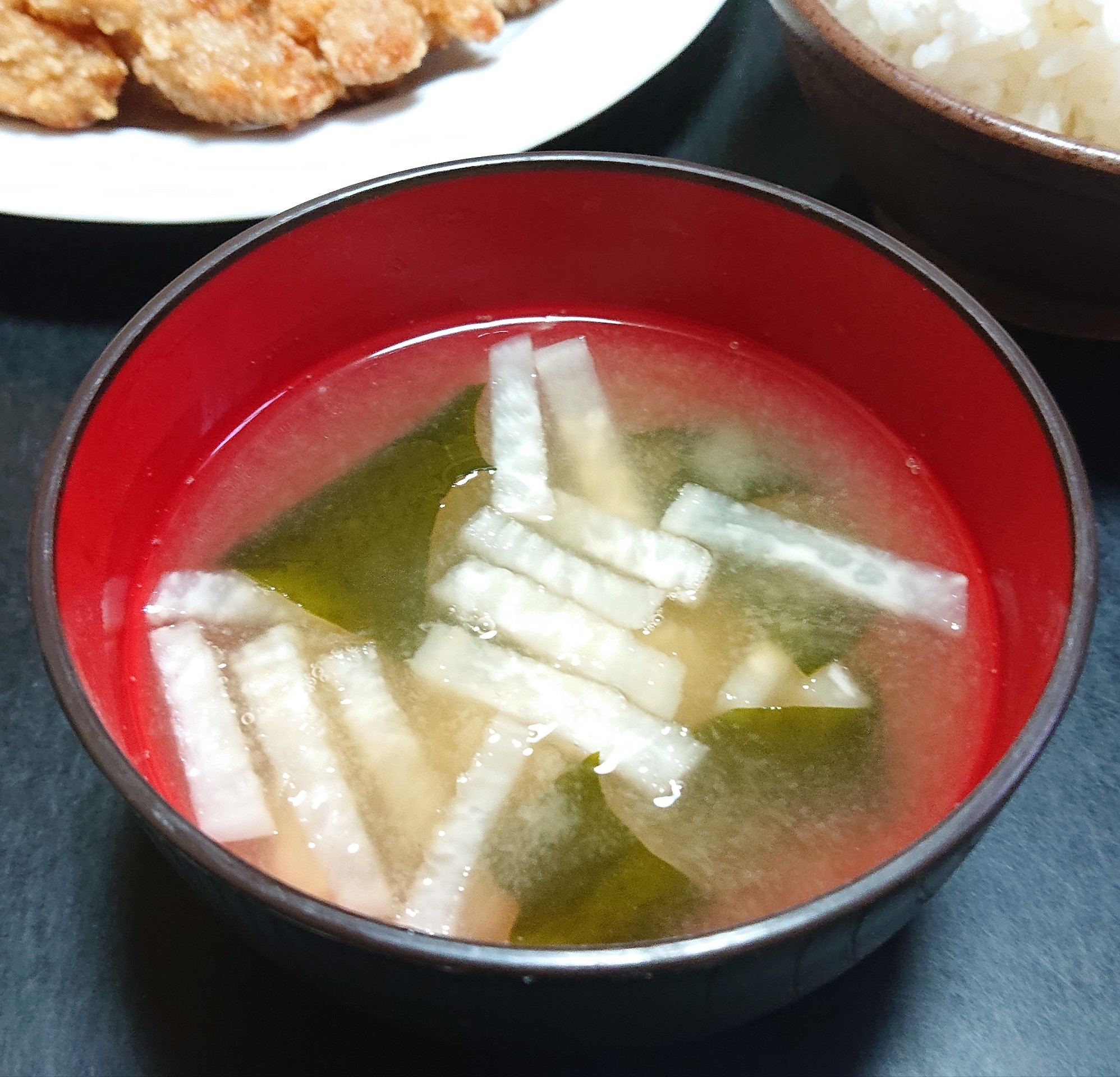 大根とワカメのお味噌汁