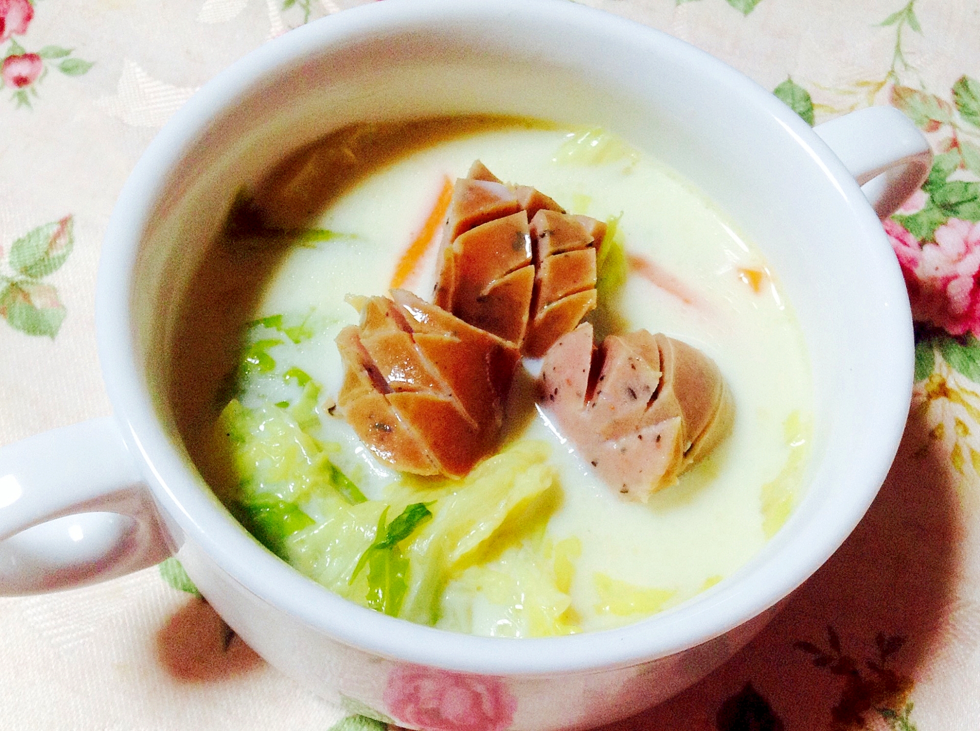 まろやか❤︎ウインナーと白菜の豆乳煮