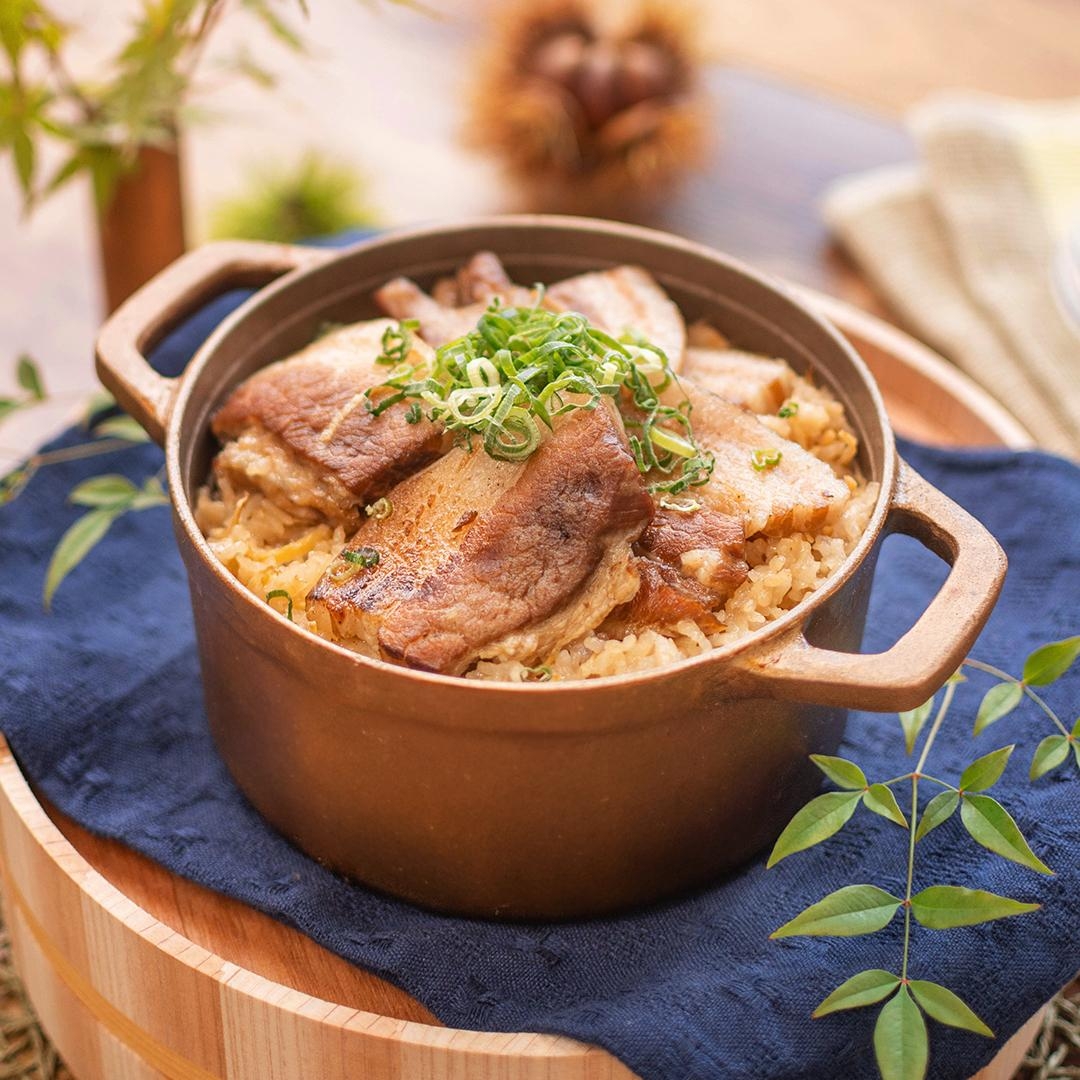 銅鍋てふてふで作る　豚バラ肉の炊き込みご飯