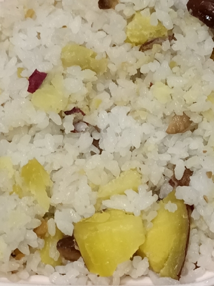 冬になってもほっこり 甘いさつまいもご飯は家族に大好評です(⌒▽⌒)
ごちそうさまでした♡