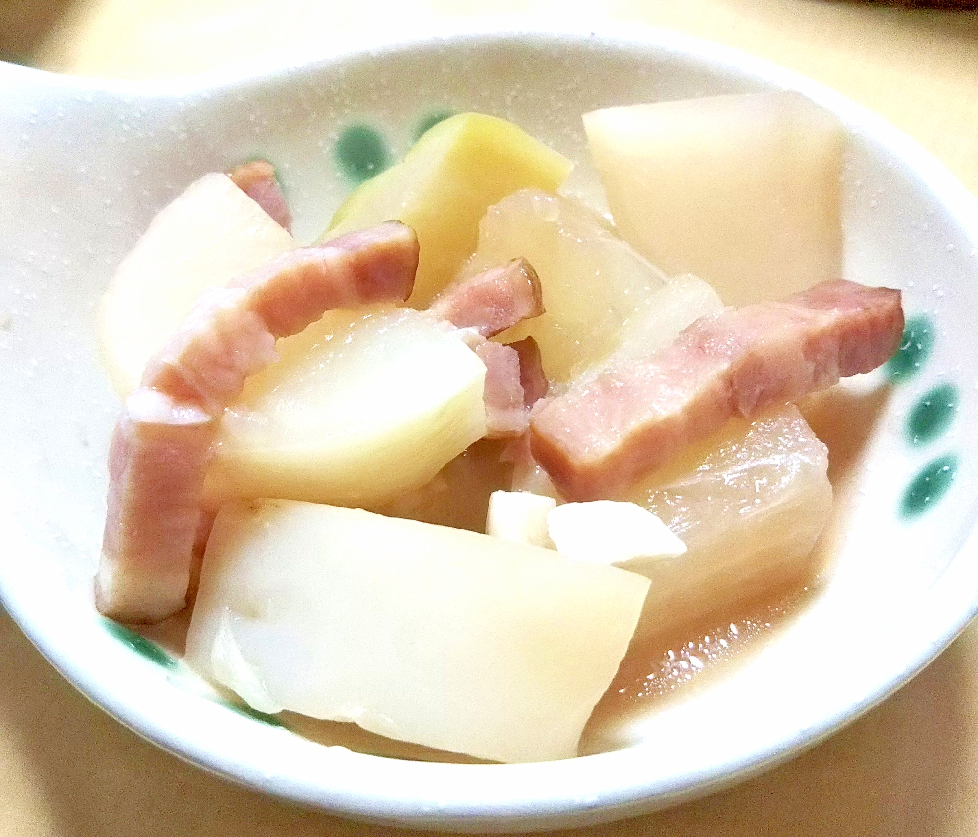 【ガッツリ系】大根とブロックベーコンの煮物