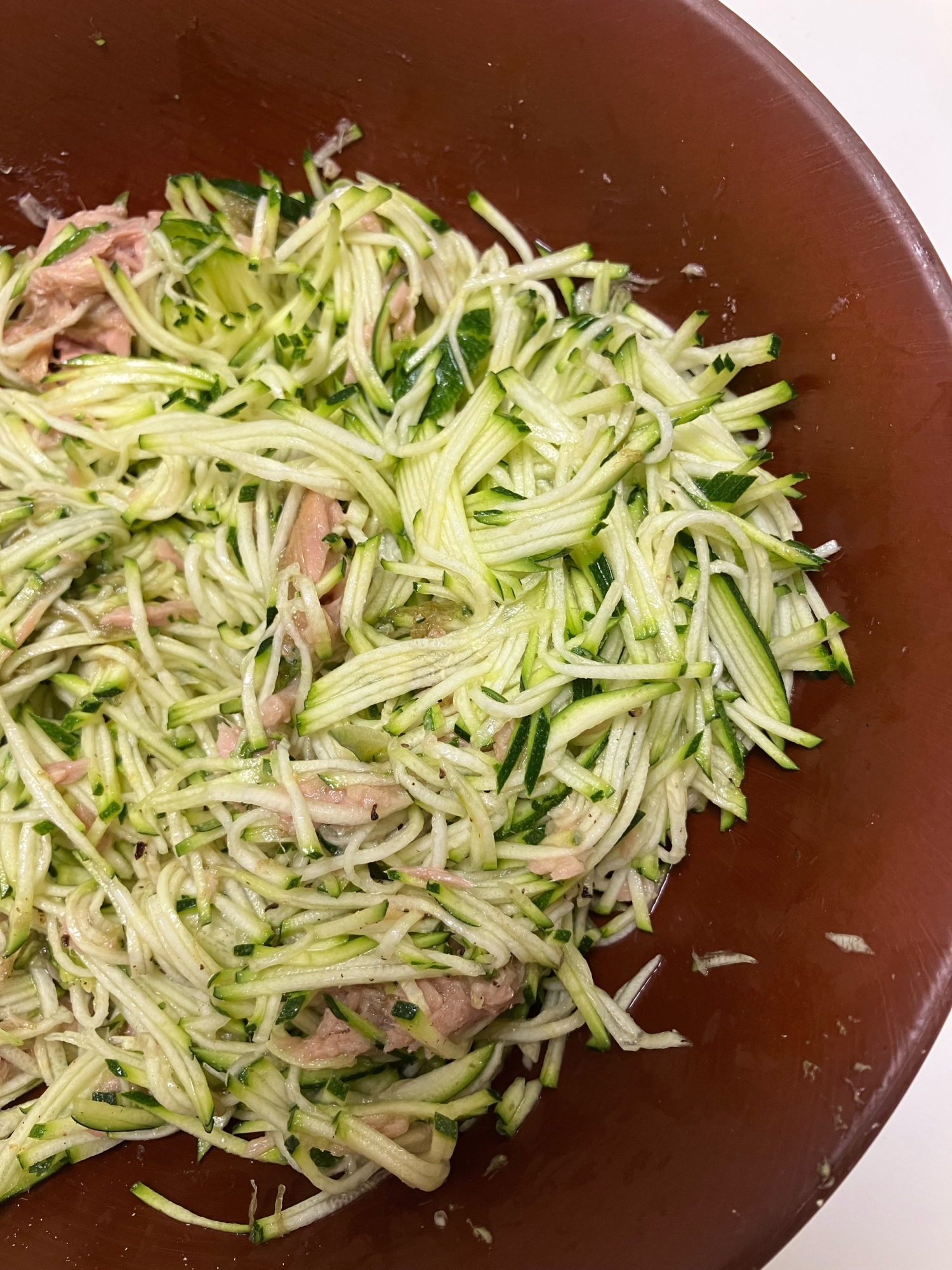 生ズッキーニとツナのサラダ