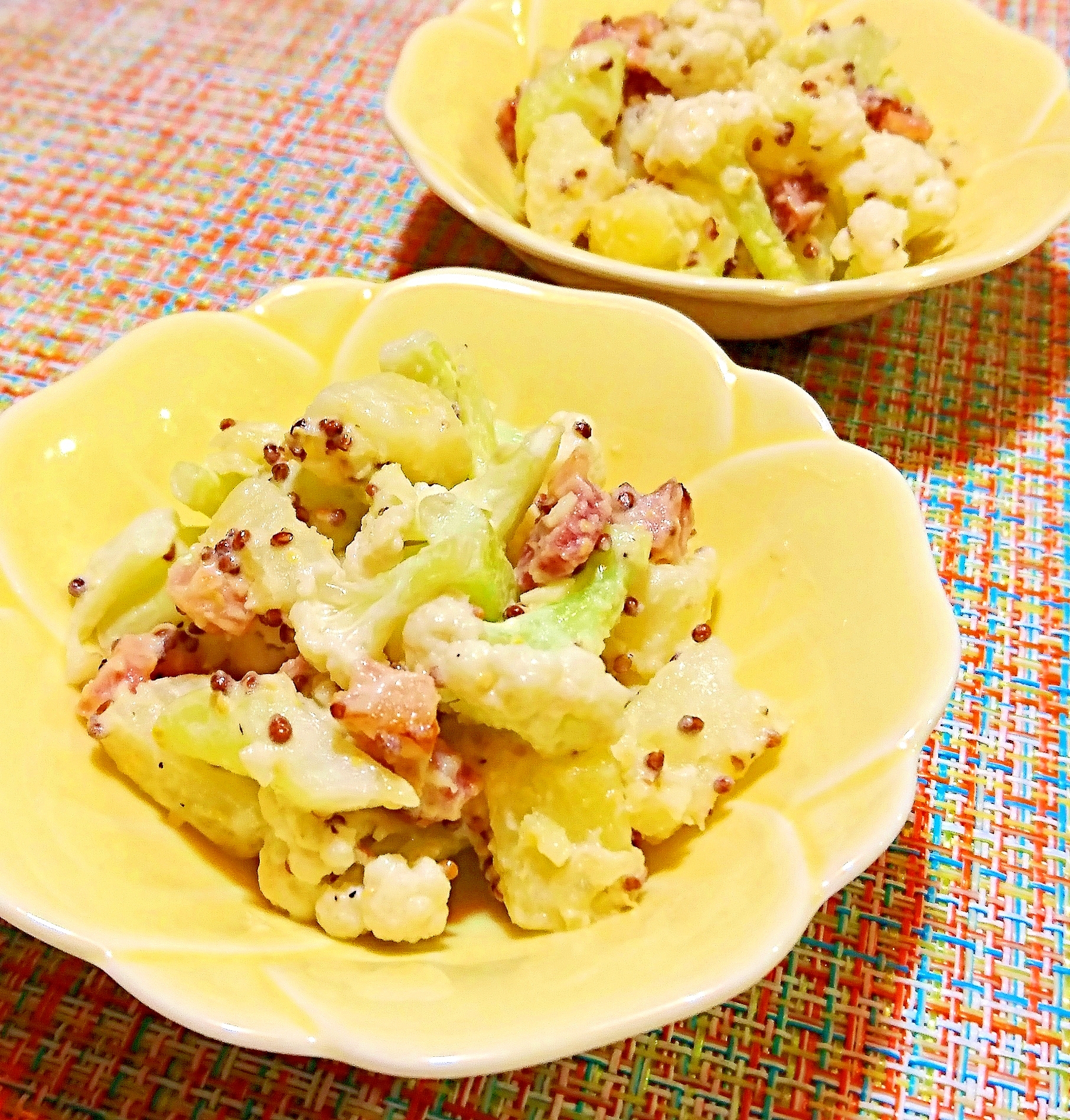 カリフローレとじゃがいもとベーコンのサラダ