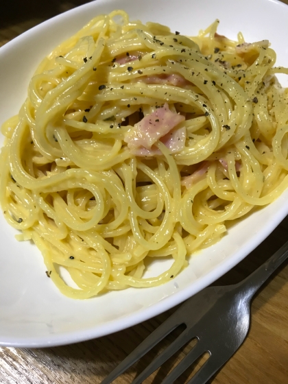 子どもたちのカルボナーラが食べたい！！の言葉と、夏であまり火をつかいたくない母の願いが一つになったレシピでした。
美味しいレシピ、ありがとうございます。